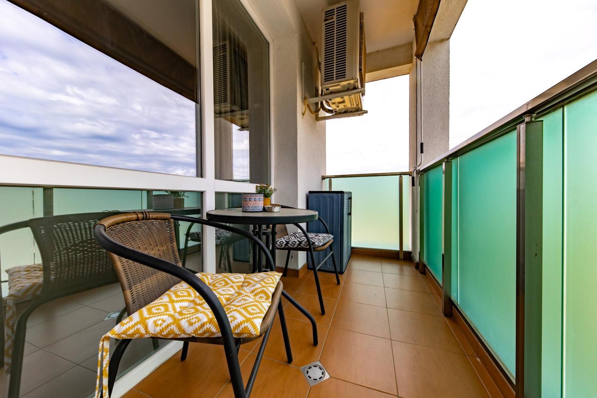 Happy Town Apartments Veliko Turnovo Bagian luar foto