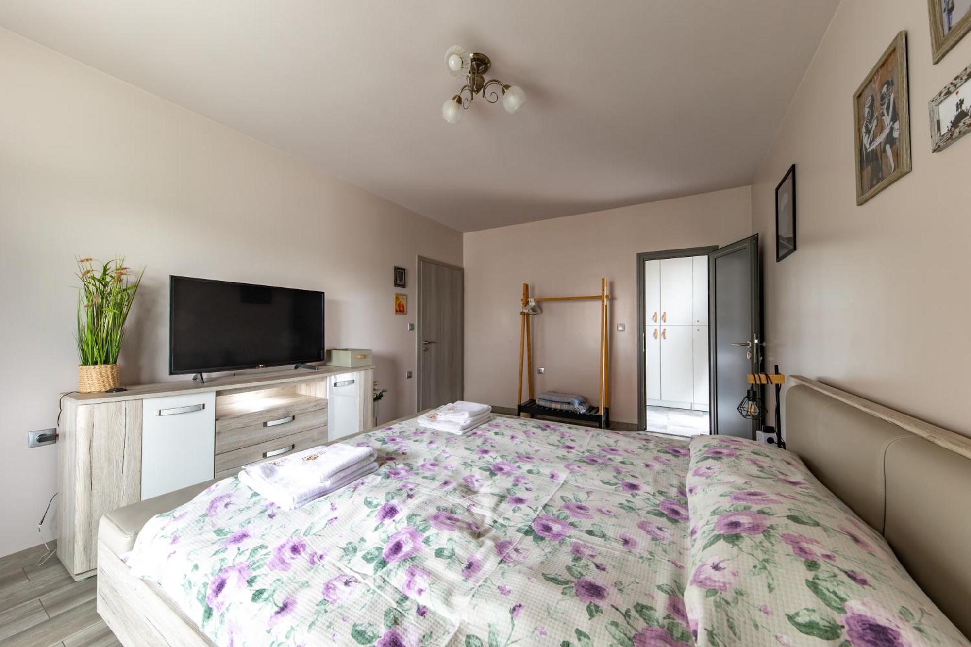 Happy Town Apartments Veliko Turnovo Bagian luar foto