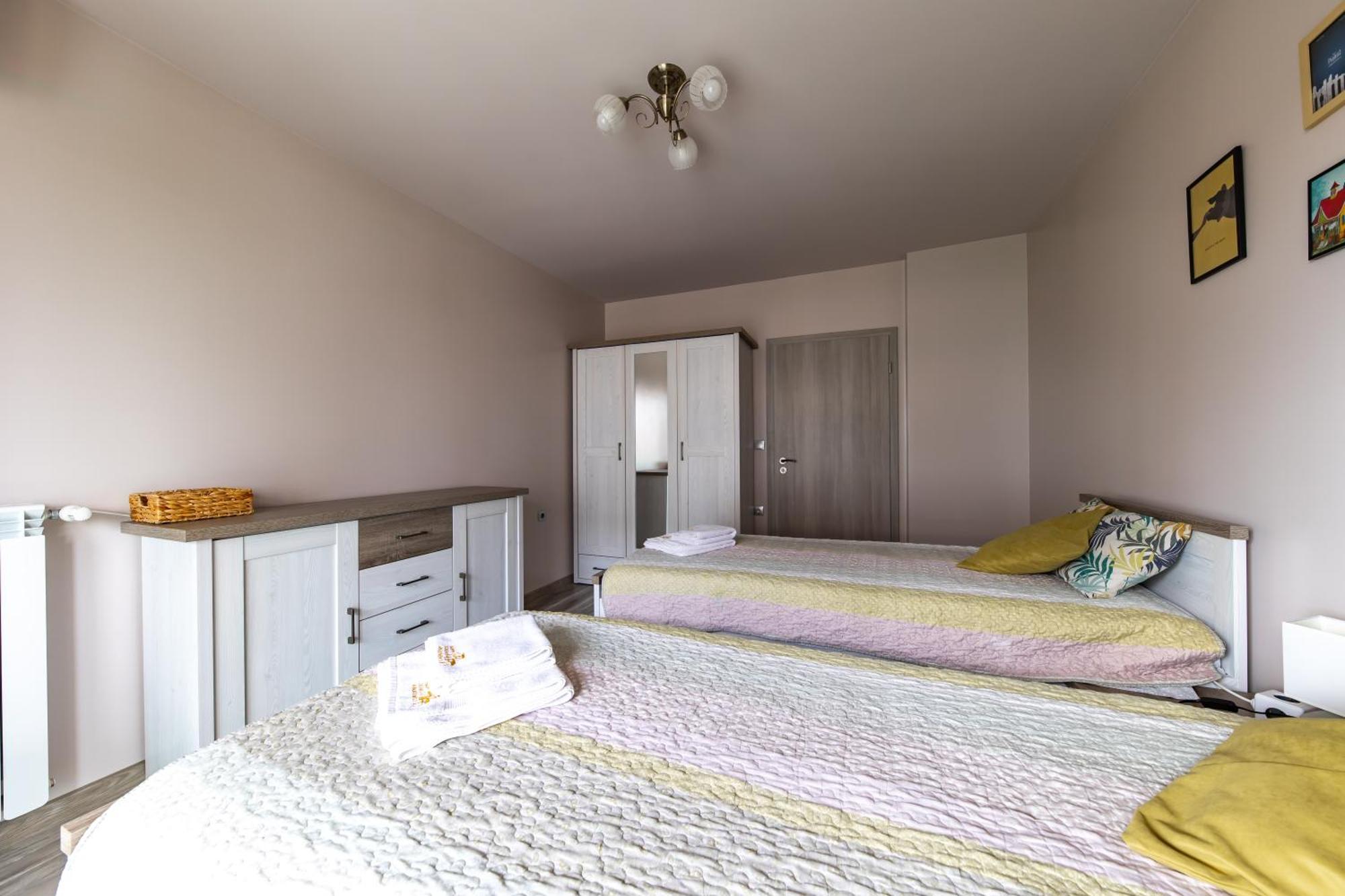 Happy Town Apartments Veliko Turnovo Bagian luar foto