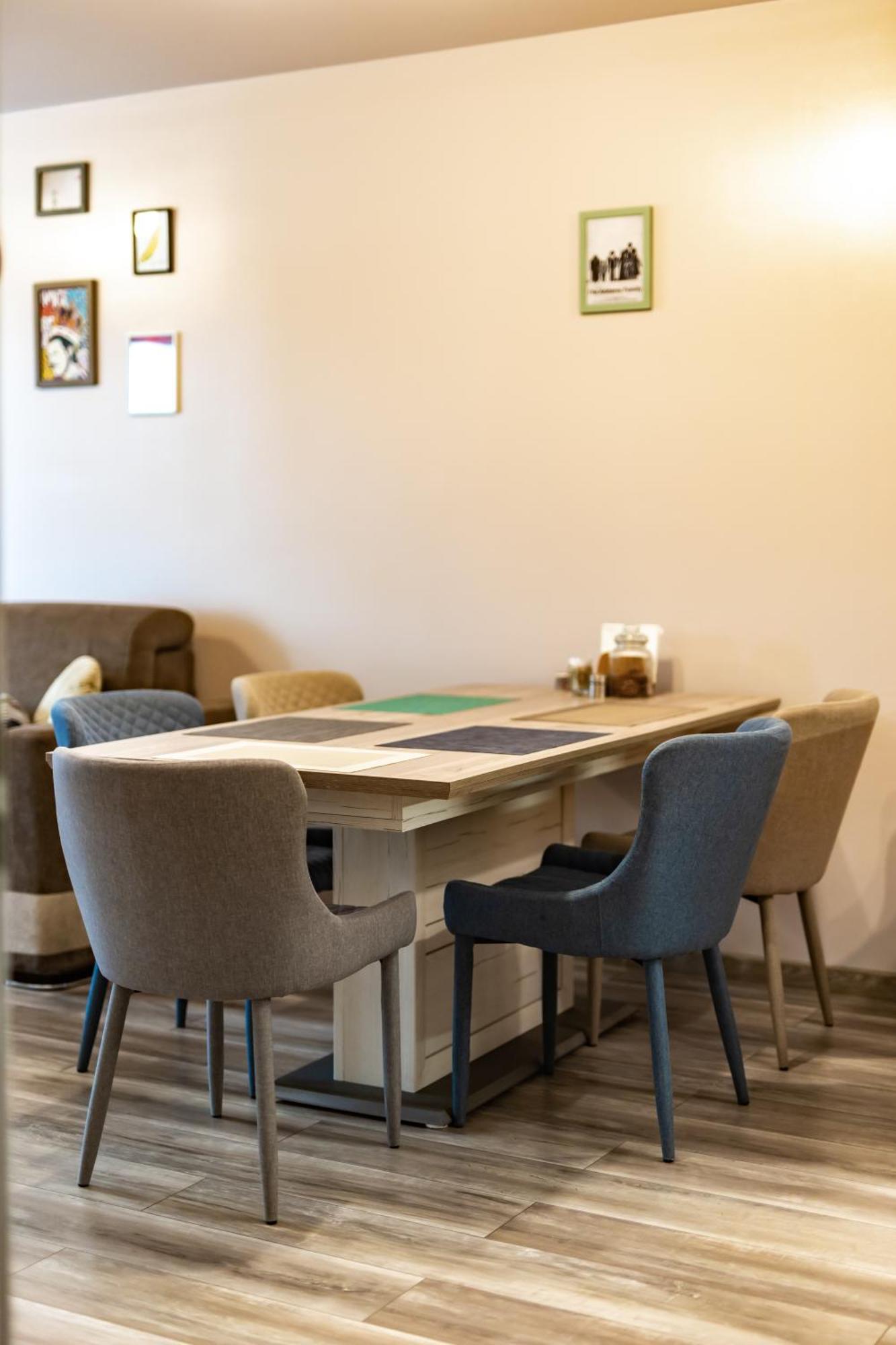 Happy Town Apartments Veliko Turnovo Bagian luar foto