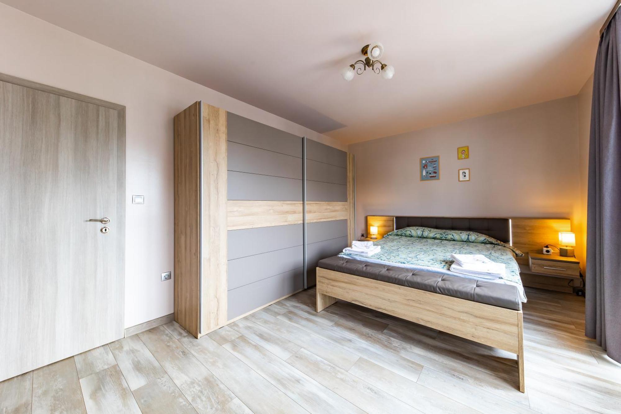 Happy Town Apartments Veliko Turnovo Bagian luar foto