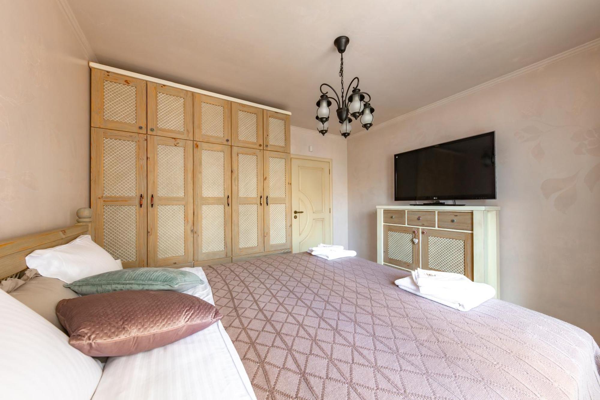 Happy Town Apartments Veliko Turnovo Bagian luar foto